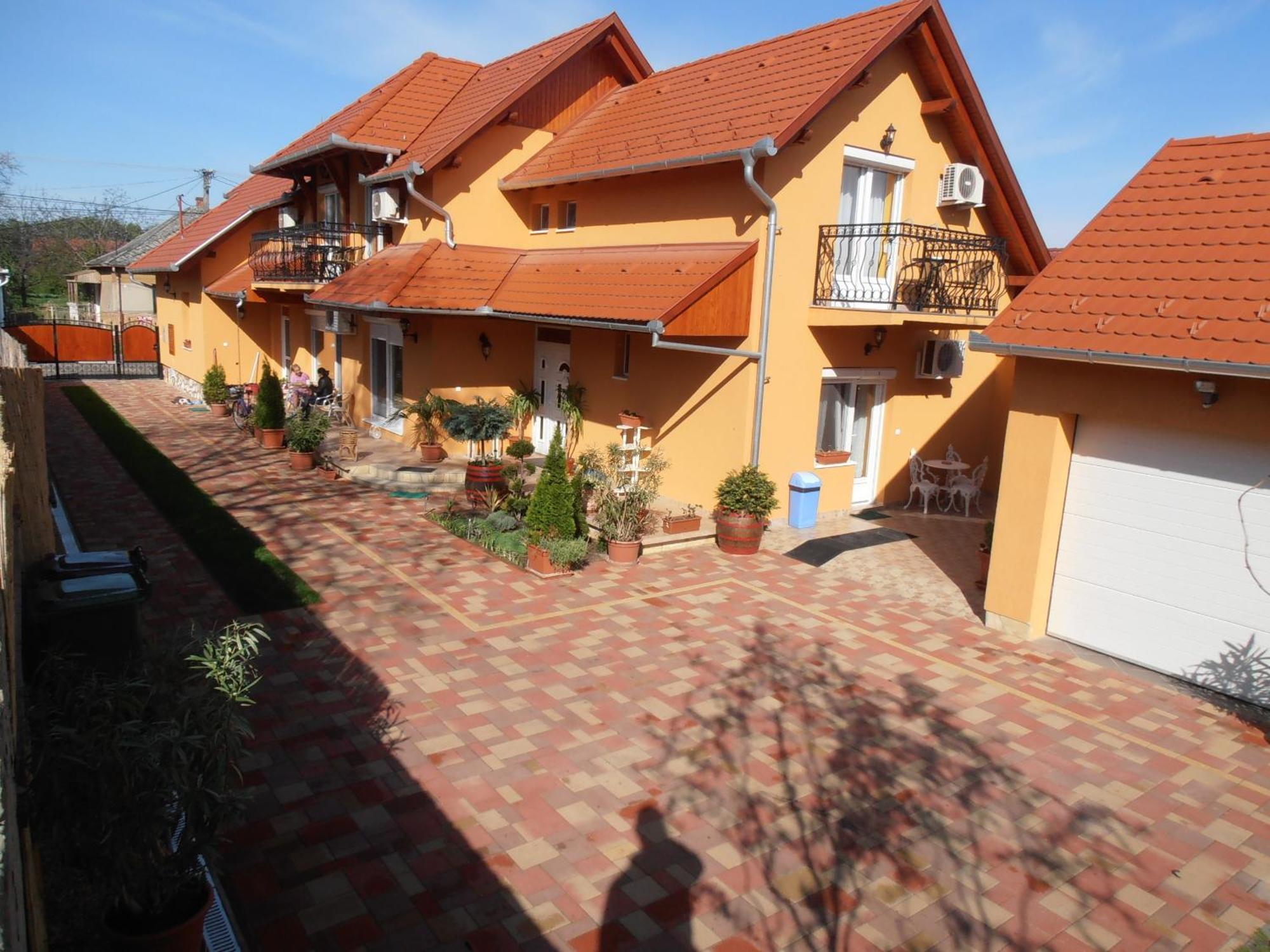 Gál Apartmanház Harkány Esterno foto