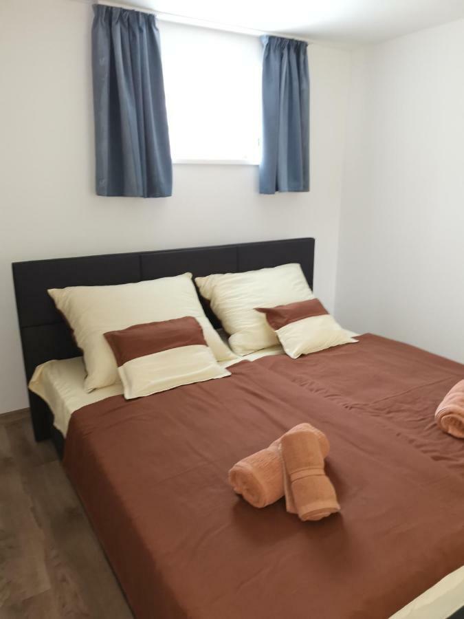 Gál Apartmanház Harkány Esterno foto