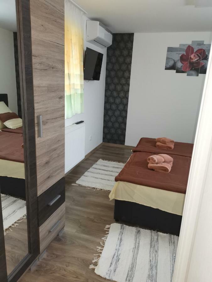 Gál Apartmanház Harkány Esterno foto