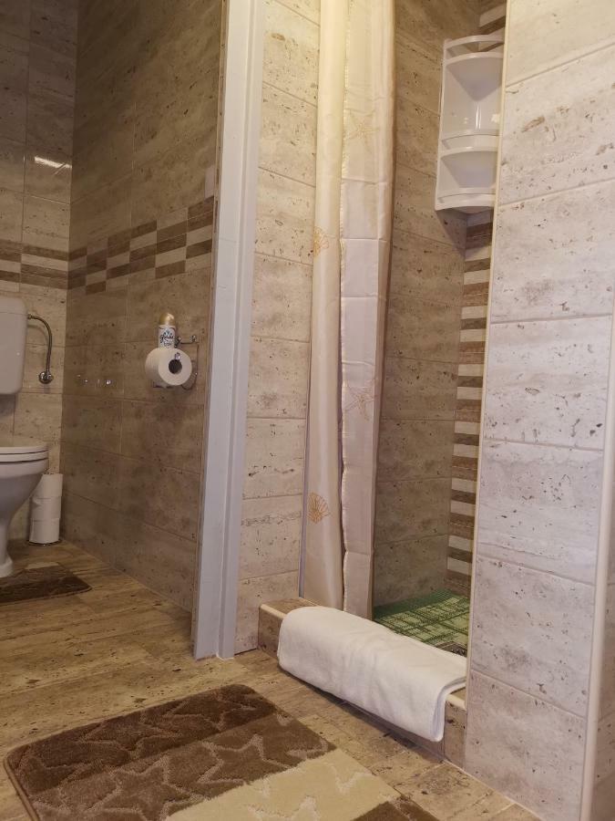 Gál Apartmanház Harkány Esterno foto